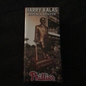 Harry Kalas replica statue
